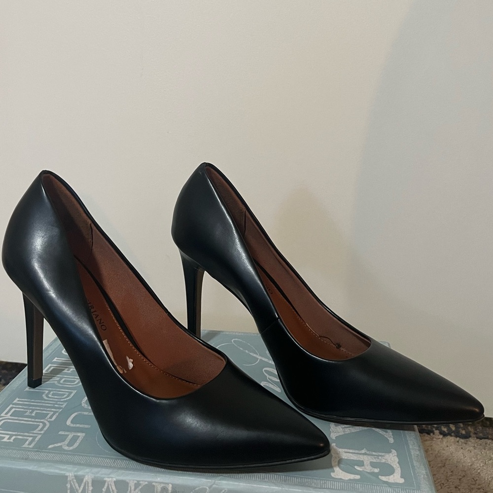 Black Pointed Toe Heel Size 8